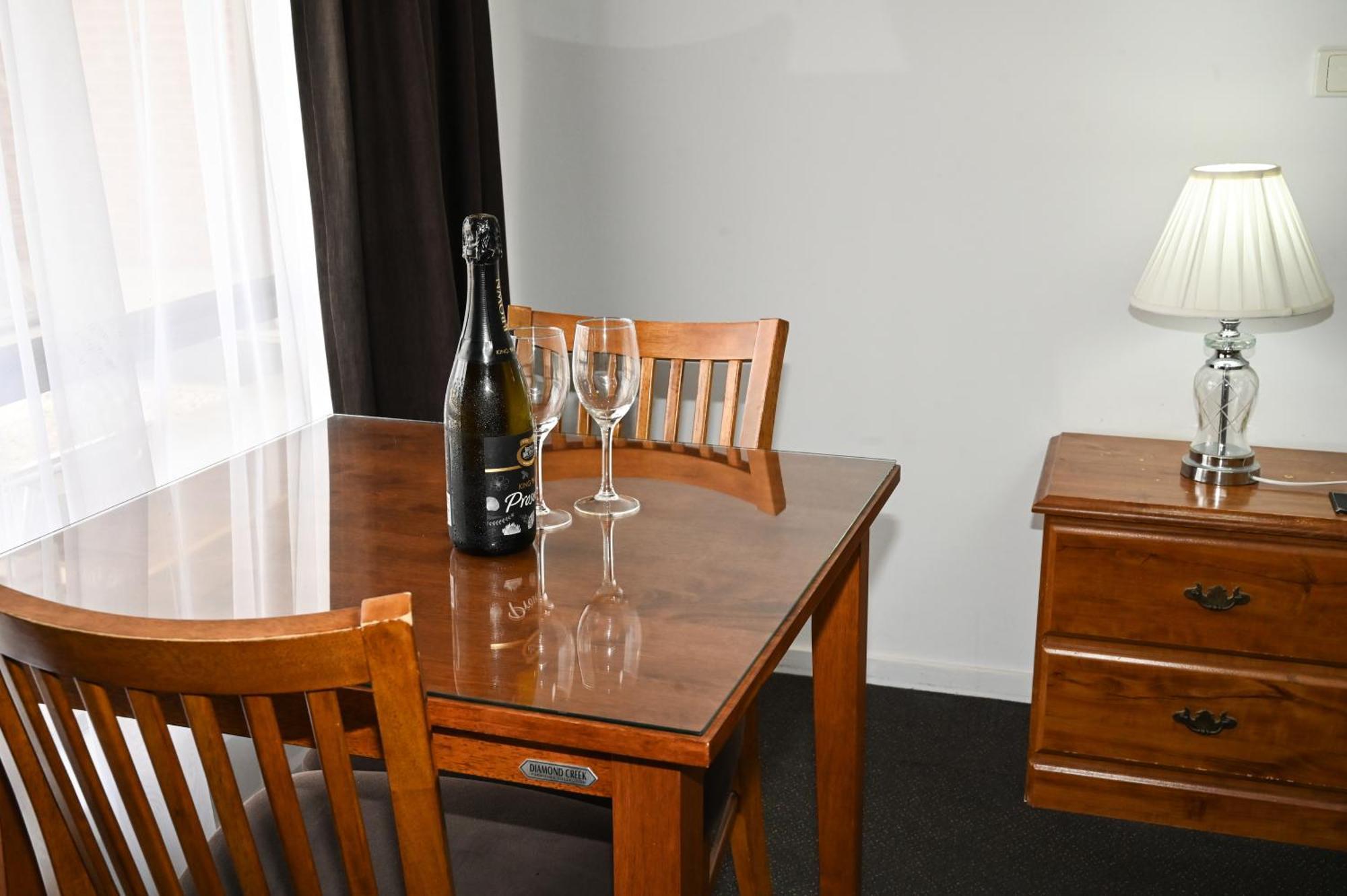 Holbrook Town Centre Motor Inn Extérieur photo