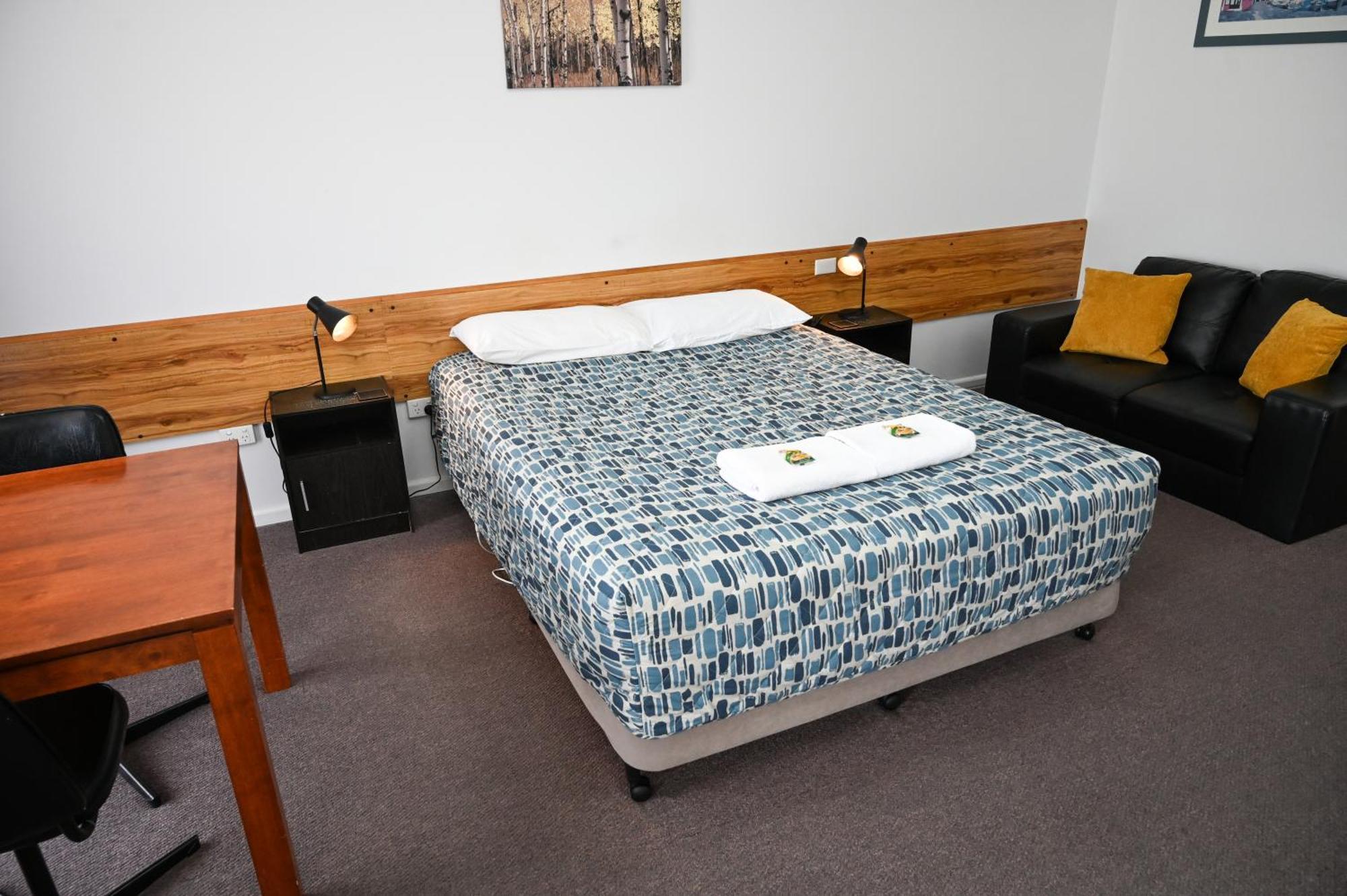 Holbrook Town Centre Motor Inn Extérieur photo