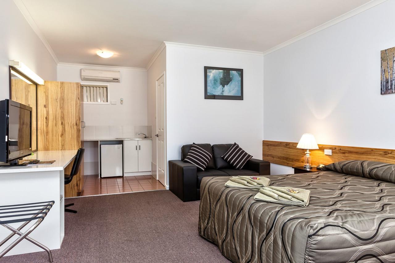 Holbrook Town Centre Motor Inn Extérieur photo